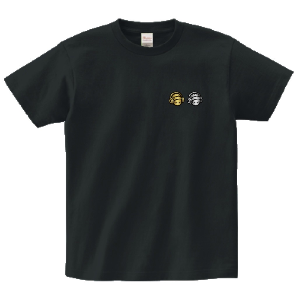 ビストリート顔T ── ゴールドとシルバーのヘッドホンキャラクターを胸に並べた黒Tシャツ