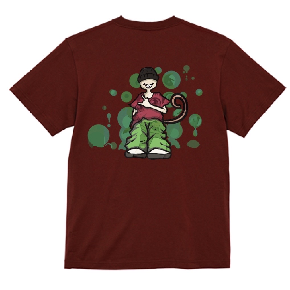 ビストリート赤T両面版の裏 ── 背面いっぱいにキャラクターを描いたバーガンディのTシャツ